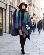 poncho-cape-femme-en-cachemire-motif-plaid-abstrait-situation