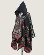 poncho-cape-homme-capuche-motif-ethnique-bleu-marine-non-porte