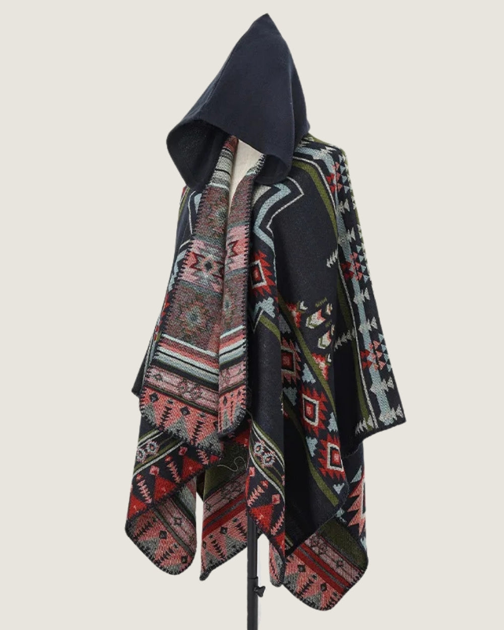 poncho-cape-homme-capuche-motif-ethnique-bleu-marine-non-porte