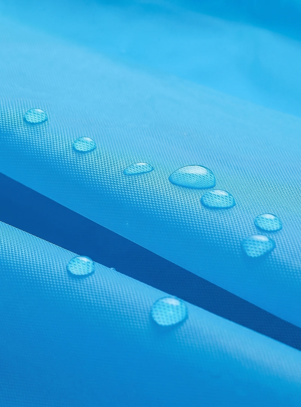 poncho-de-pluie-impermeable-long-situation-closeup