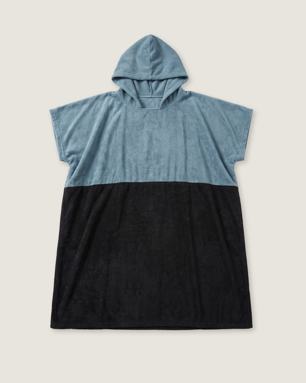 poncho-de-surf-a-capuche-en-microfibre-bicolore-bleu-clair-sol