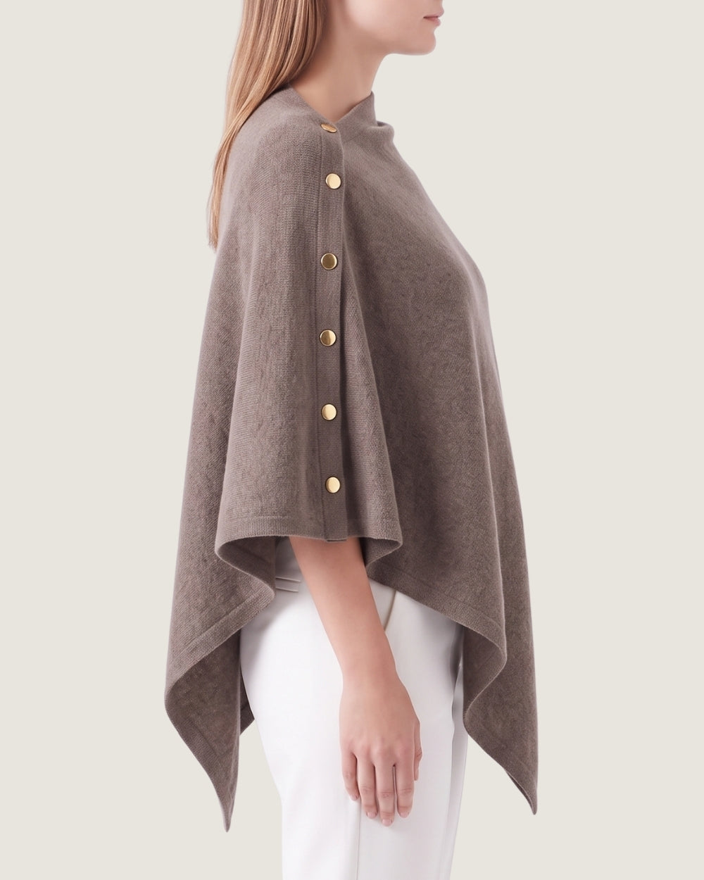 poncho-femme-asymetrique-boutons-profil