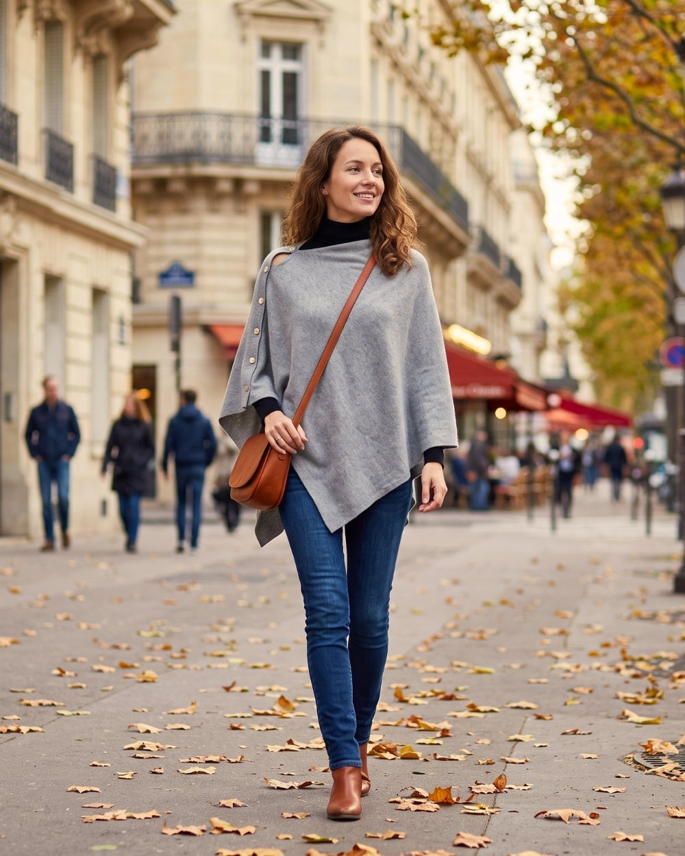 poncho-femme-asymetrique-boutons-situation-gris