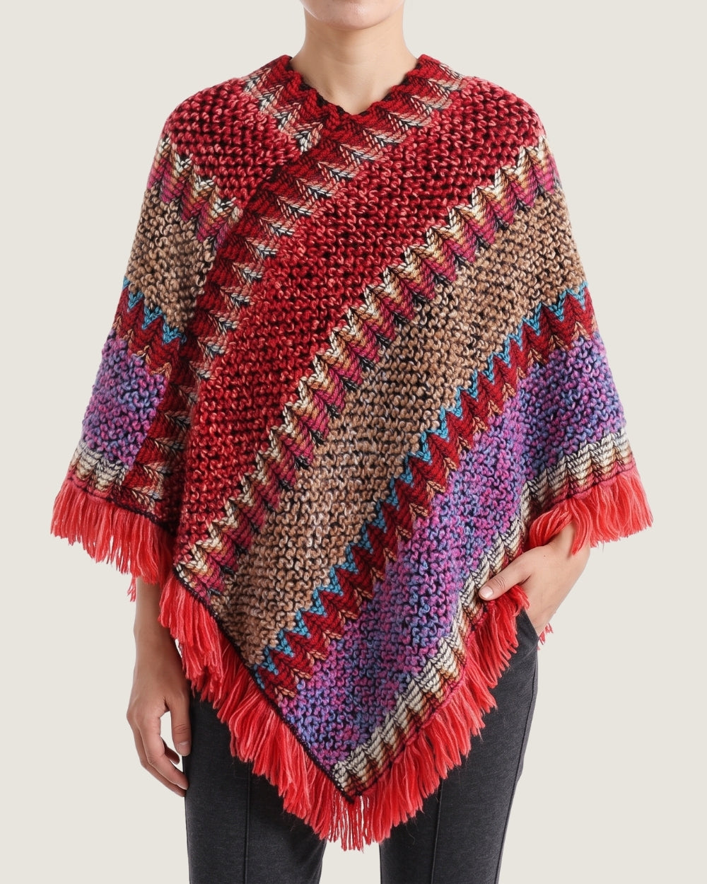 poncho-femme-chaud-franges-style-peruvien-situation-rouge