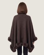 poncho-femme-fourrure-col-montant-dos