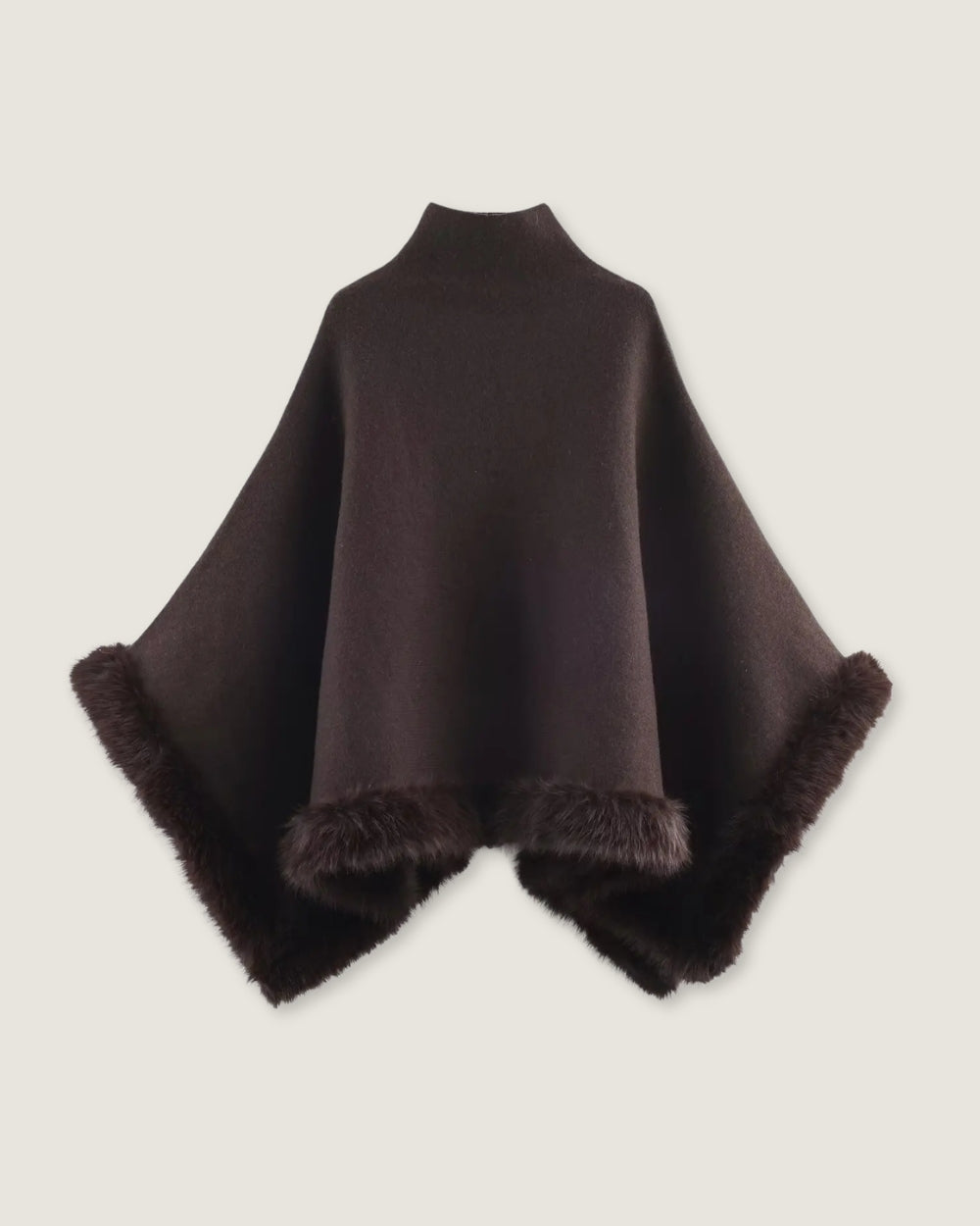 poncho-femme-fourrure-col-montant-seul