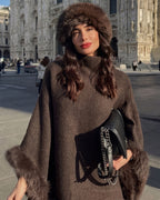 poncho-femme-fourrure-col-montant-situation