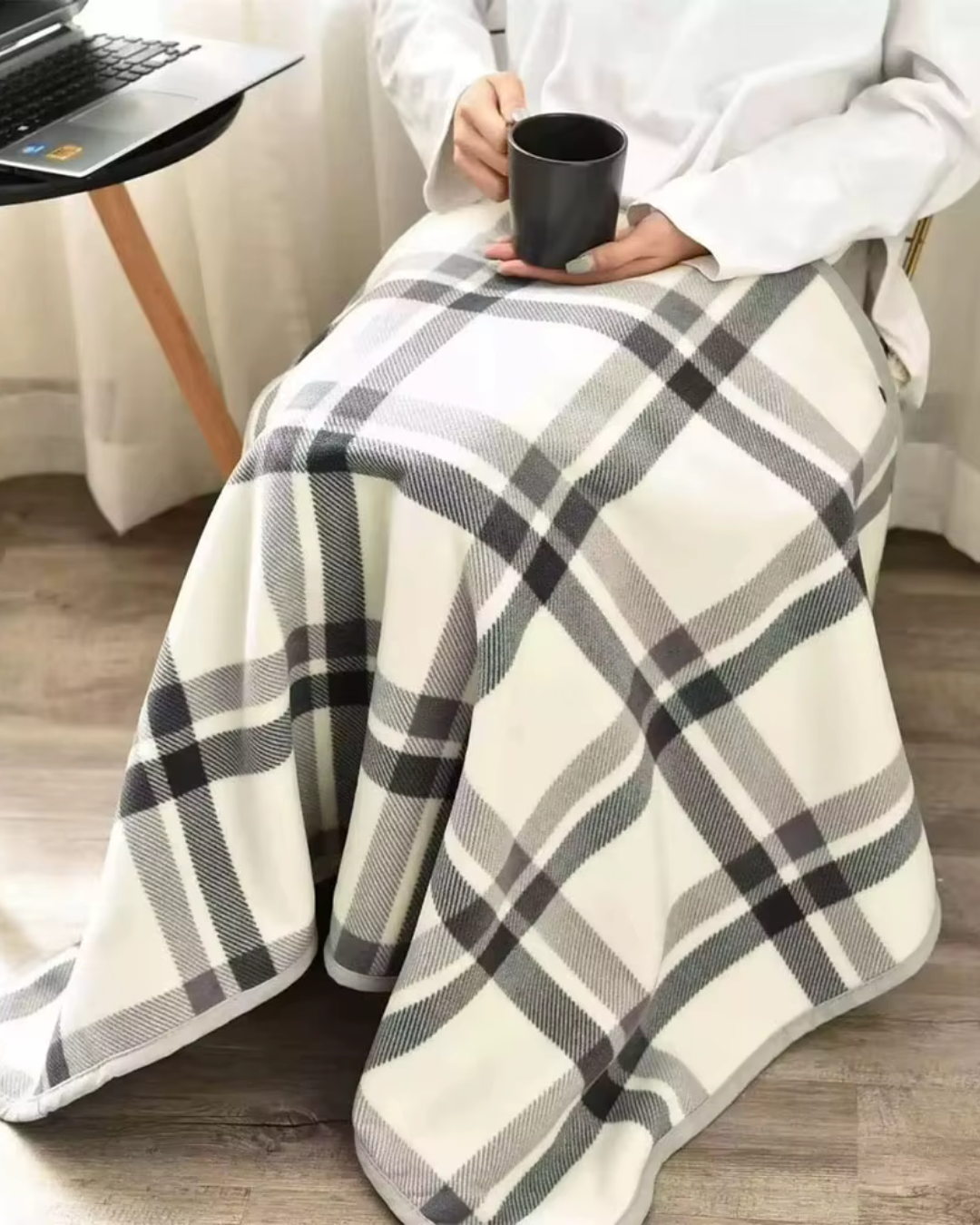 poncho-femme-plaid-tartan-polaire-situation-couverture