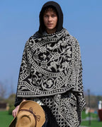 poncho-homme-mexicain-a-capuche-et-franges-motif-ethnique-situation