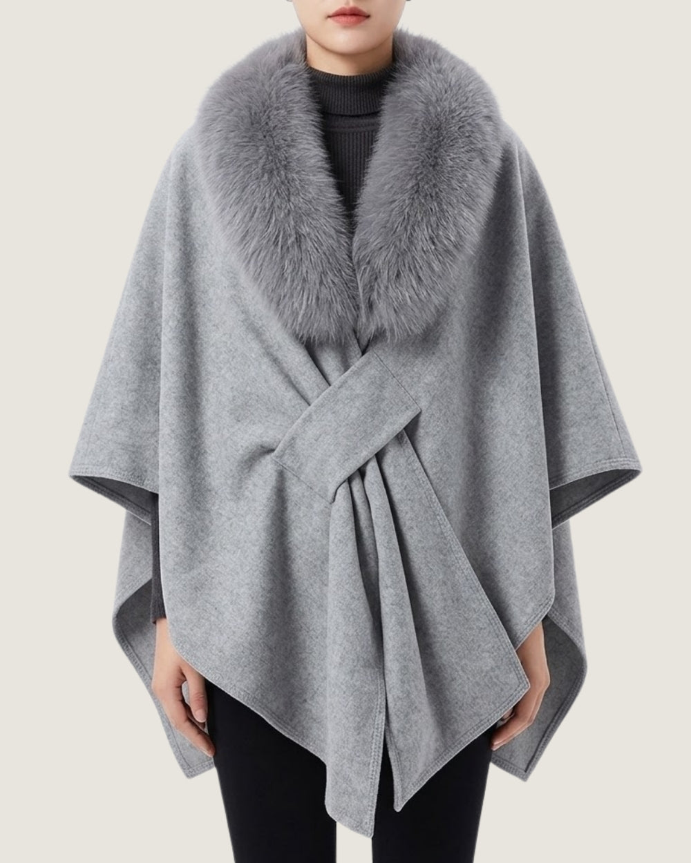 poncho-manteau-a-fourrure-femme-gris