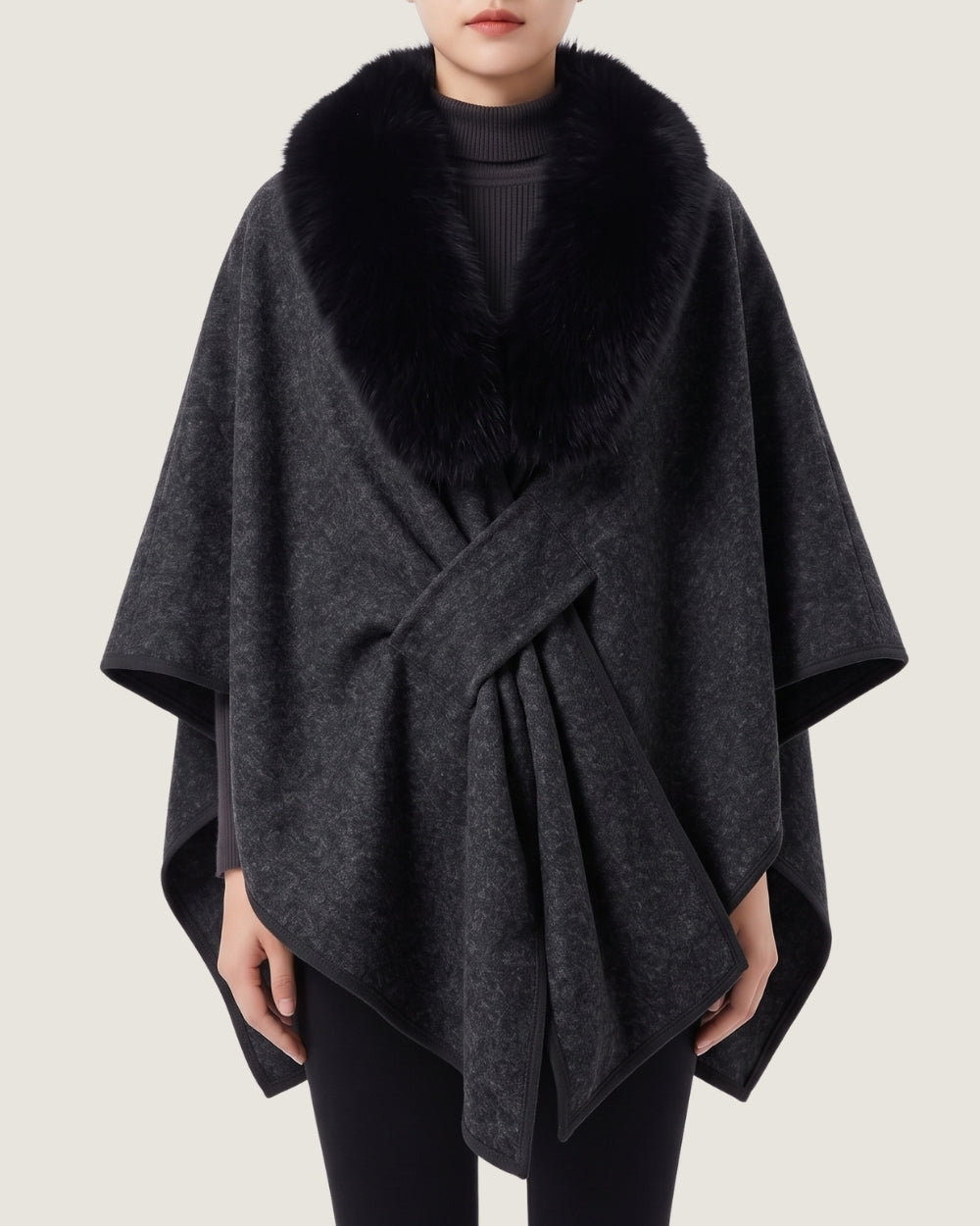 poncho-manteau-a-fourrure-femme-noir