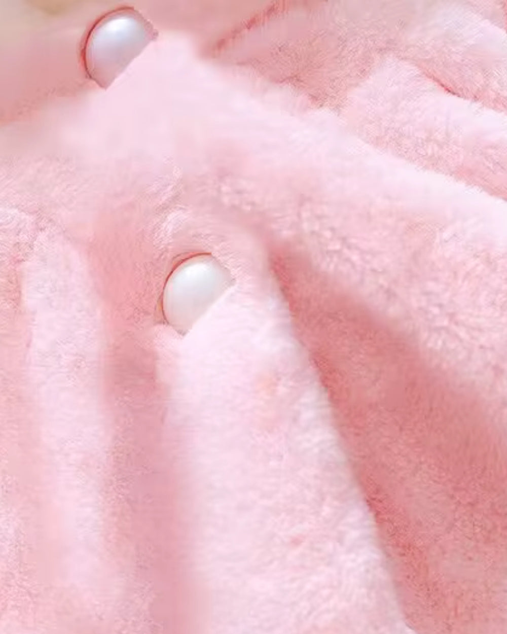 poncho-manteau-polaire-bebe-fille-petit-chaperon-lapin-rose-closeup