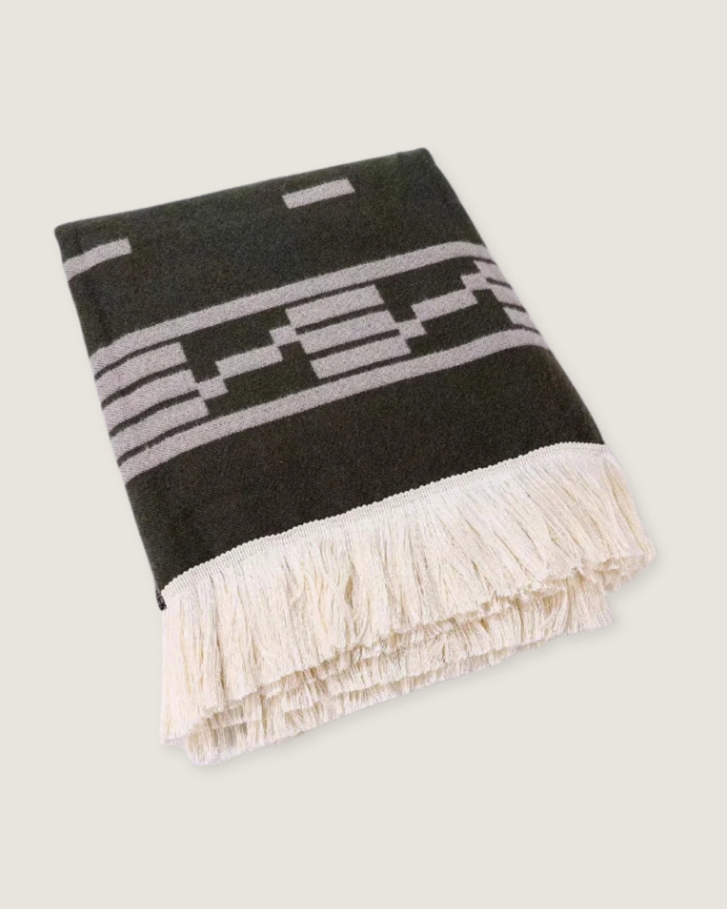poncho-mexicain-franges-motif-azteque-studio-plie