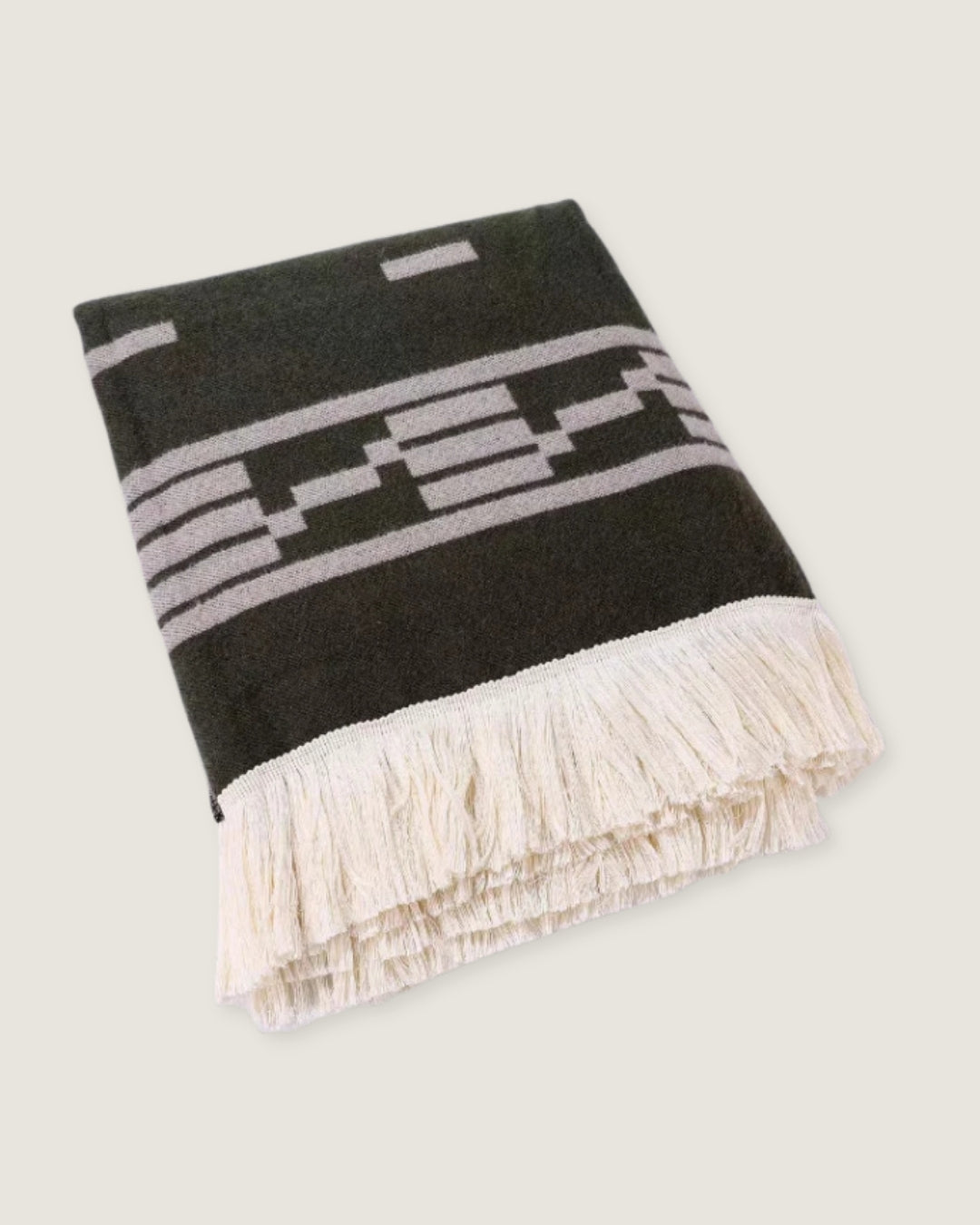 poncho-mexicain-franges-motif-azteque-studio-plie