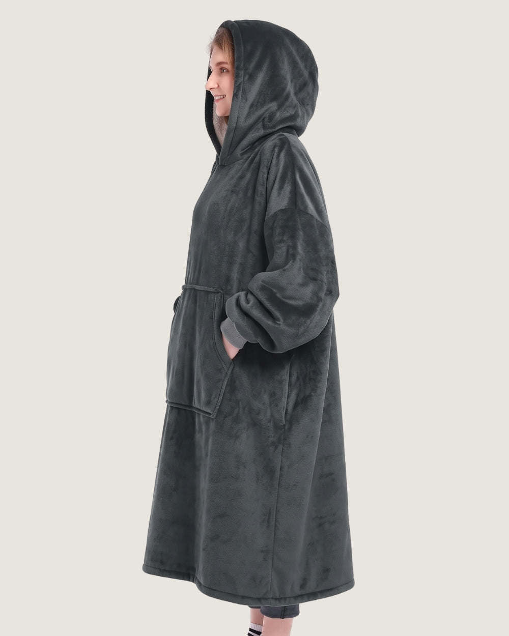 poncho-plaid-capuche-interieur-sherpa-gris-fonce-cote
