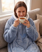 poncho-plaid-chaud-a-capuche-poche-ventrale-pomme-femme