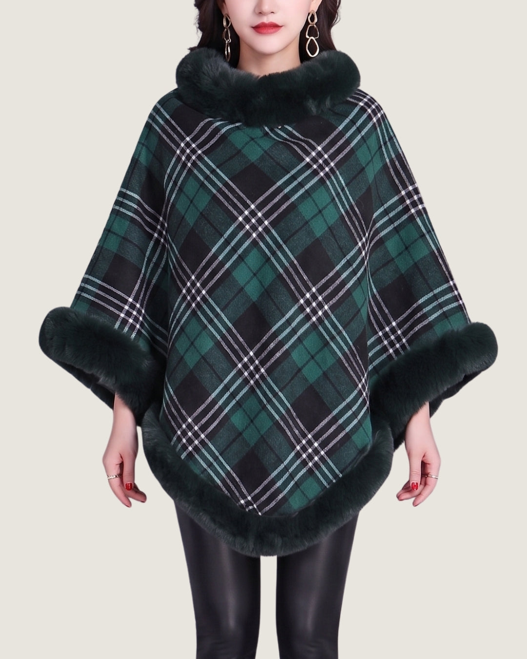 poncho-polaire-a-fourrure-femme-motif-plaid-tartan-vert