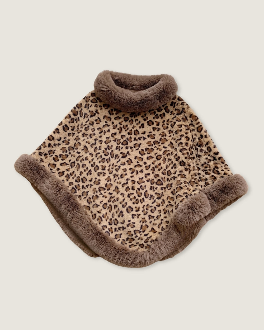 poncho-polaire-fourrure-femme-motif-leopard-plat