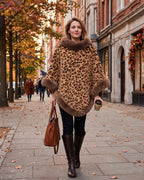 poncho-polaire-fourrure-femme-motif-leopard-situation