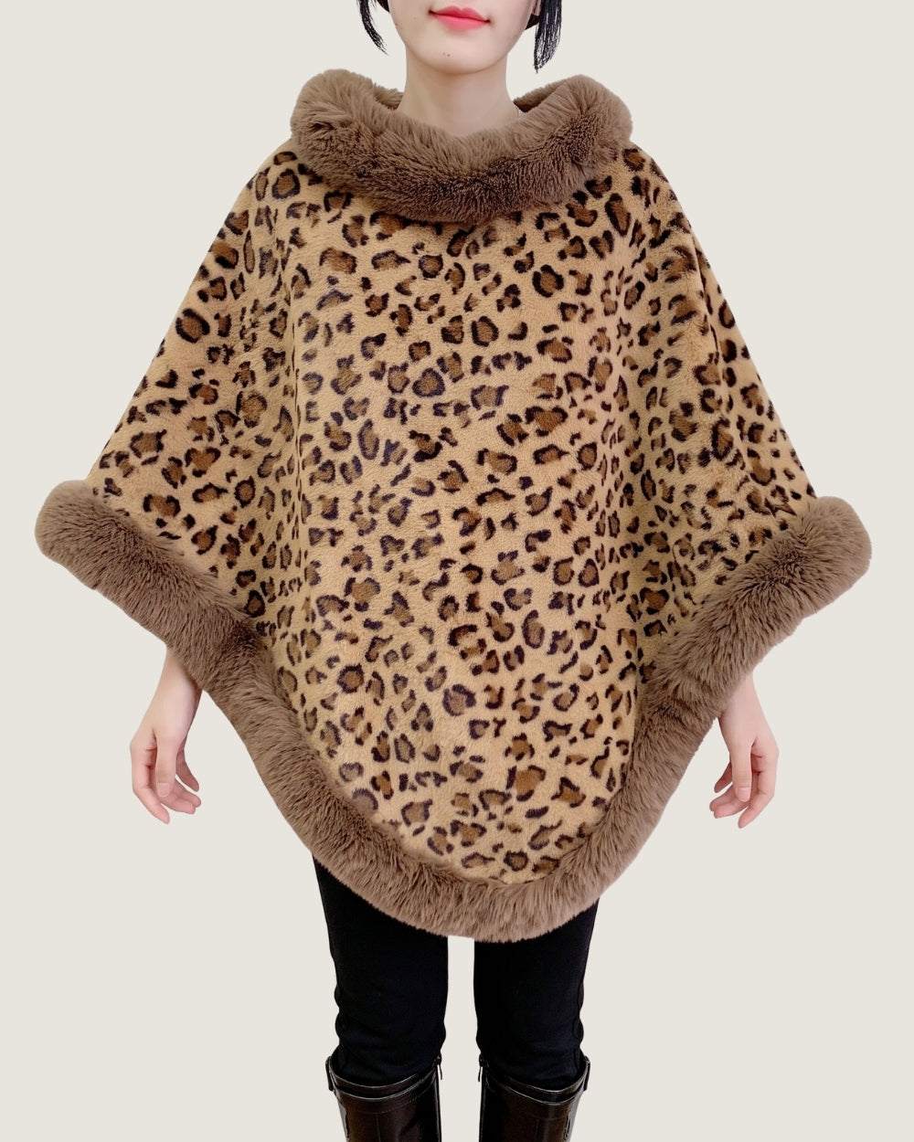 poncho-polaire-fourrure-femme-motif-leopard