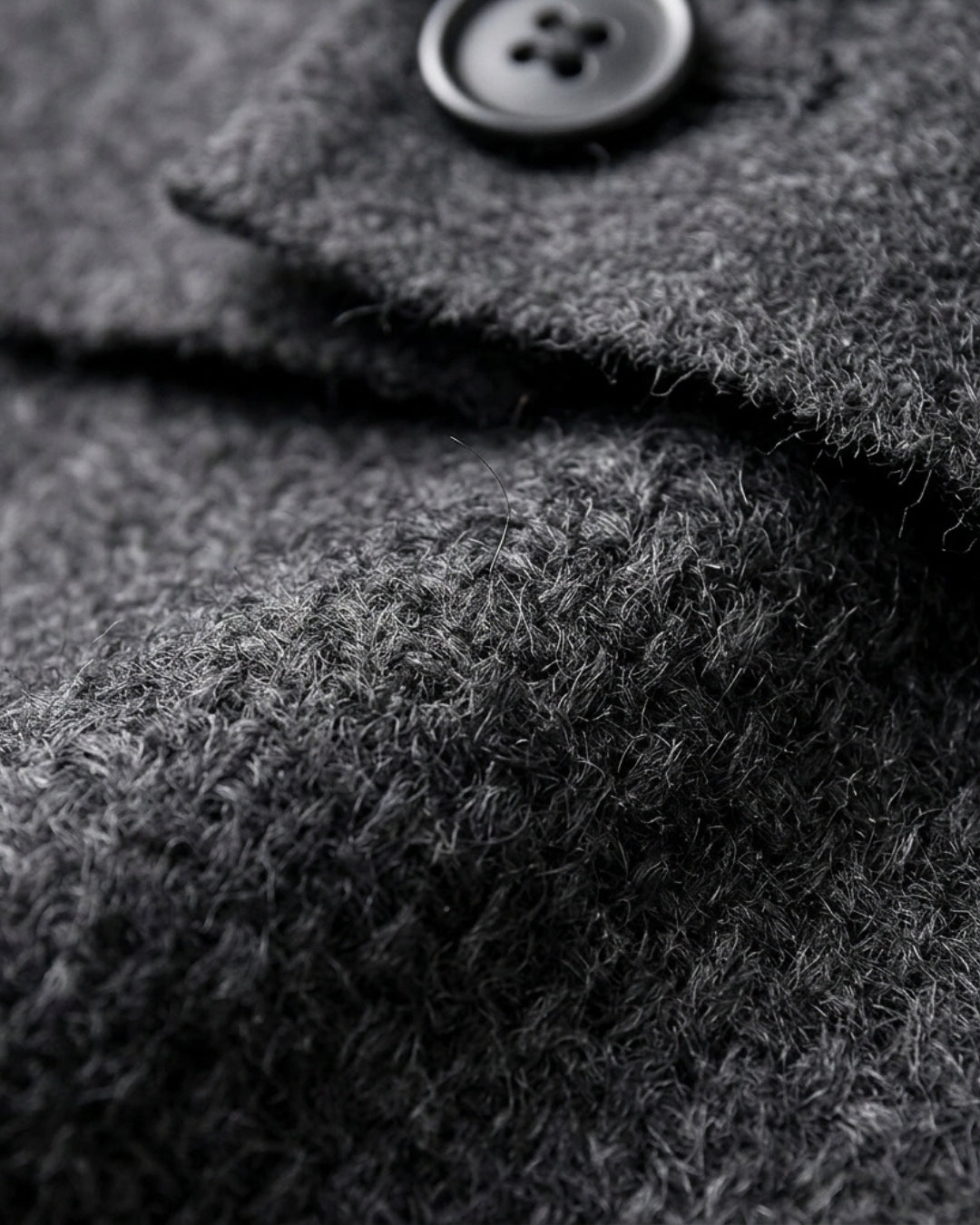 poncho-pull-femme-col-chale-model-closeup
