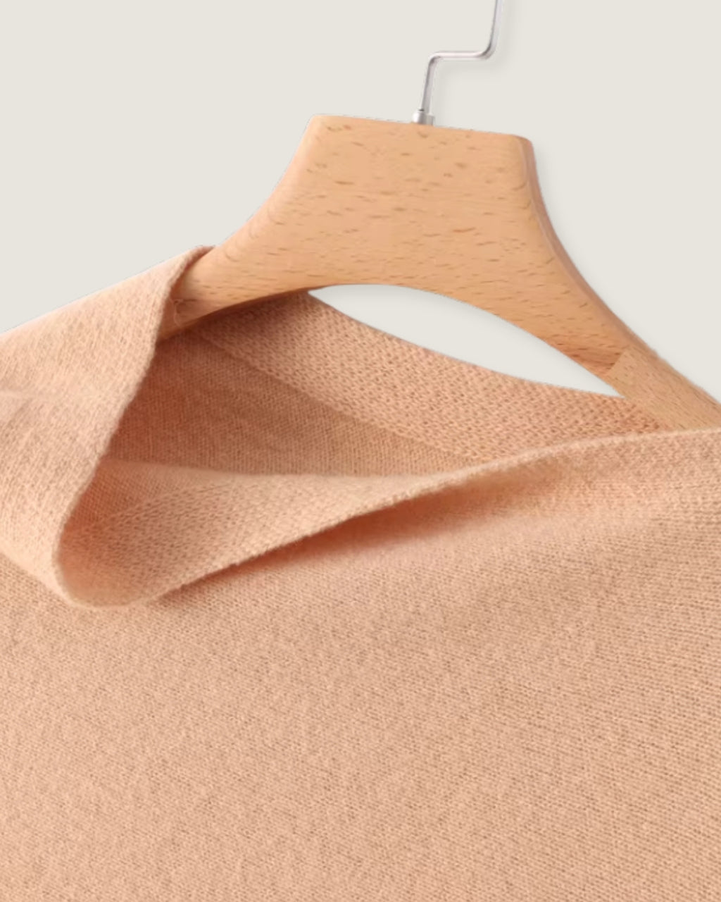 poncho-pull-femme-en-cachemire-doux-closeup