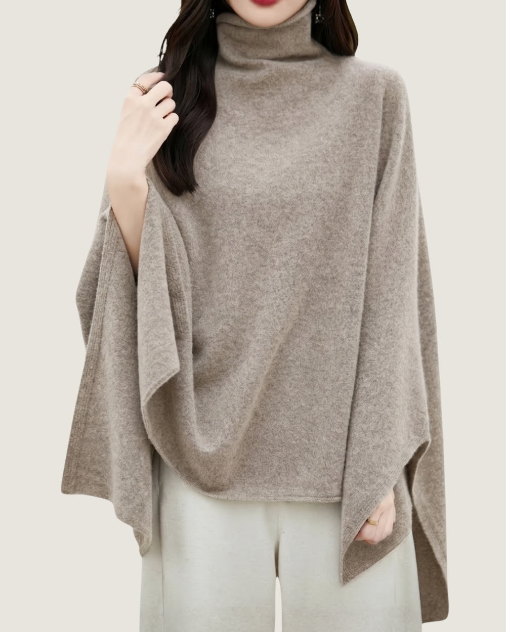 poncho-pull-femme-en-laine-col-roule-beige
