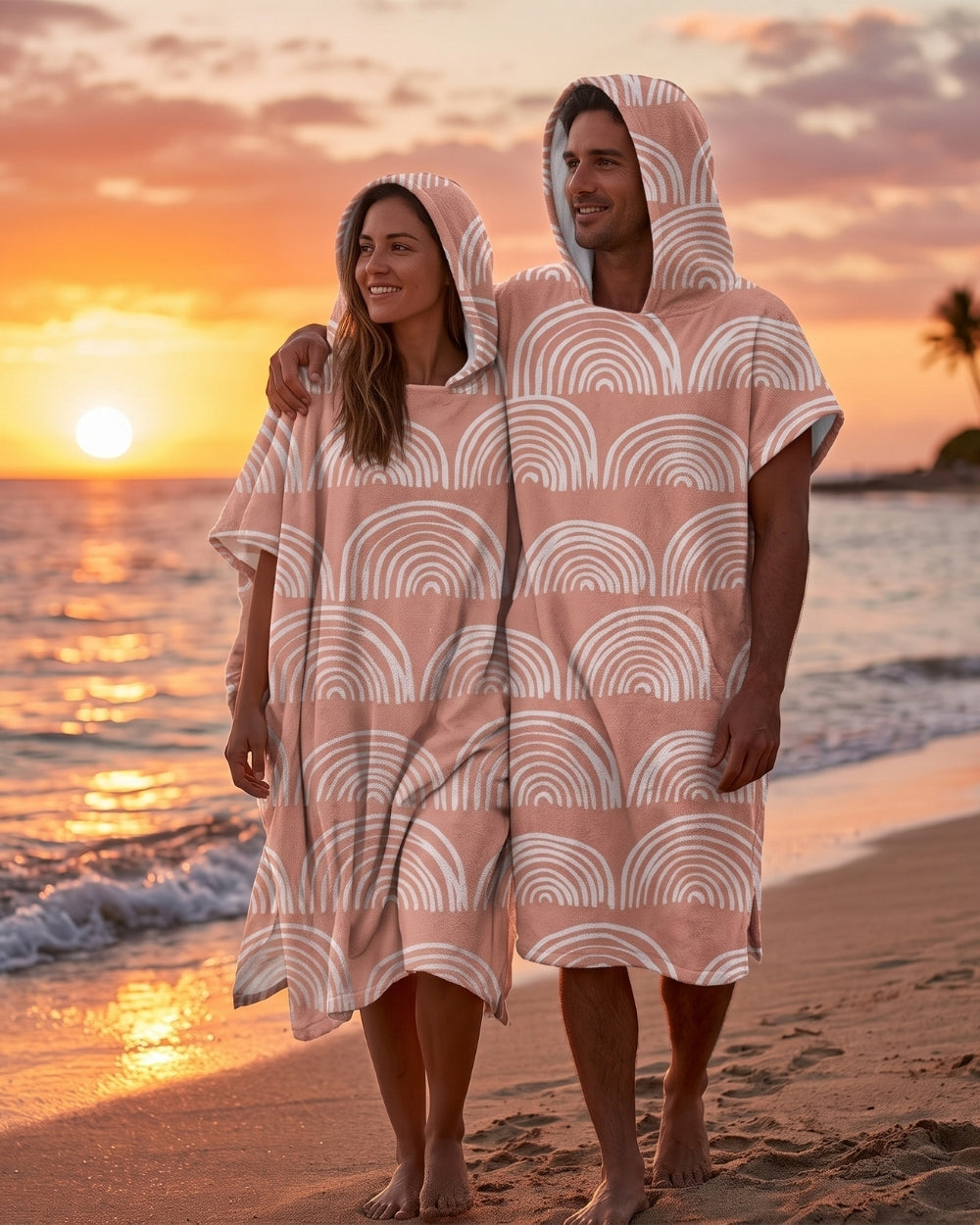 poncho-serviette-de-bain-a-capuche-beige-couple